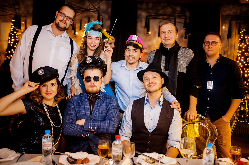 Команда компании празднует Новый год в ресторане Львове